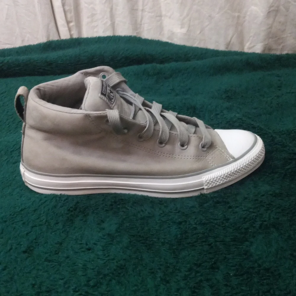 Chuck Taylor Padded Converse All stars 8.5 size shoes - Picture 4 of 15